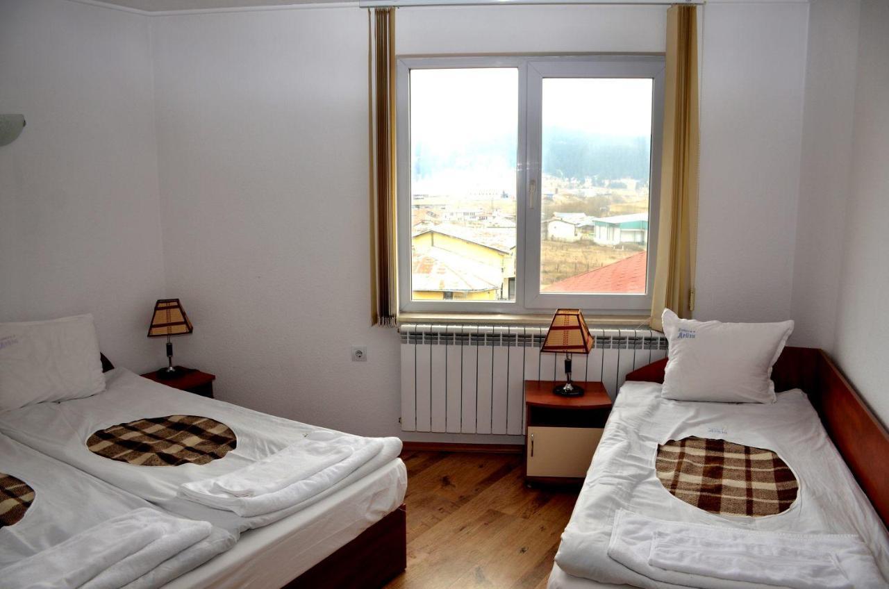 Family Hotel Daisy Borino Buitenkant foto