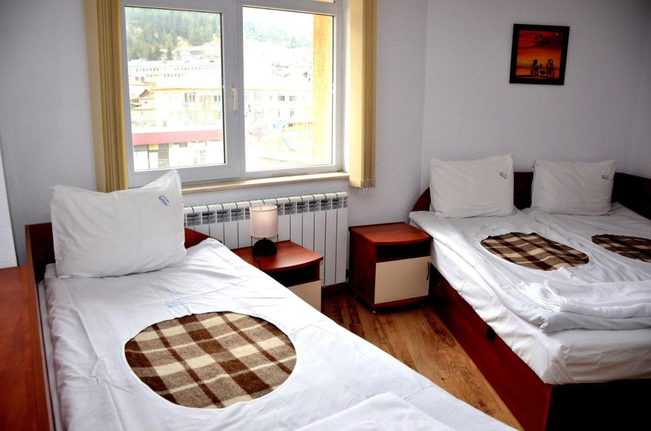 Family Hotel Daisy Borino Buitenkant foto