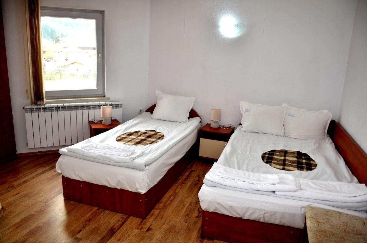 Family Hotel Daisy Borino Buitenkant foto