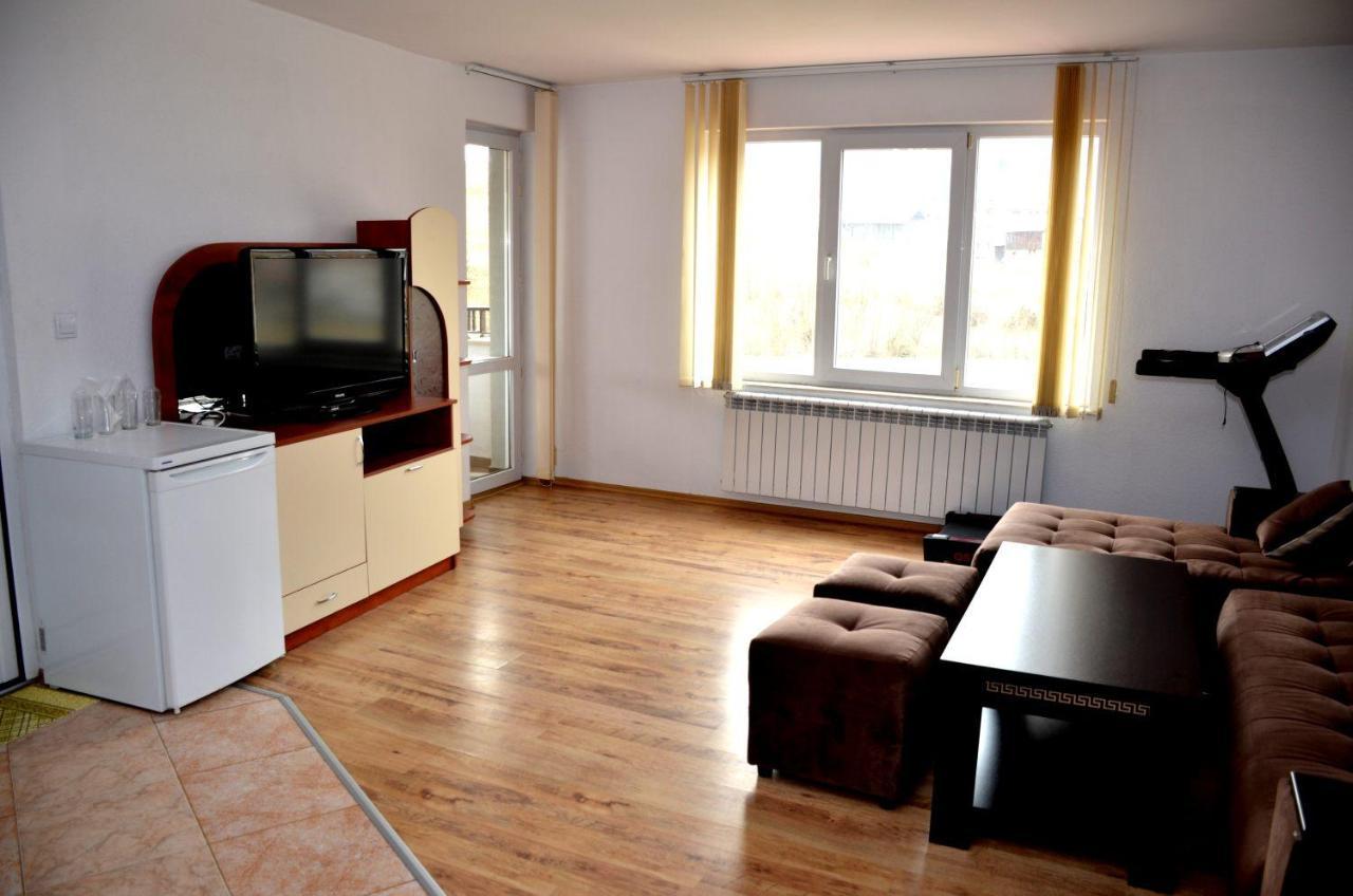 Family Hotel Daisy Borino Buitenkant foto