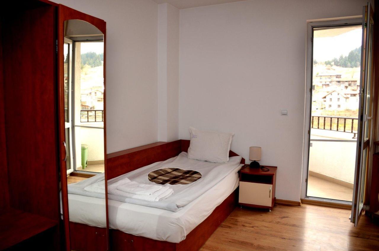 Family Hotel Daisy Borino Buitenkant foto