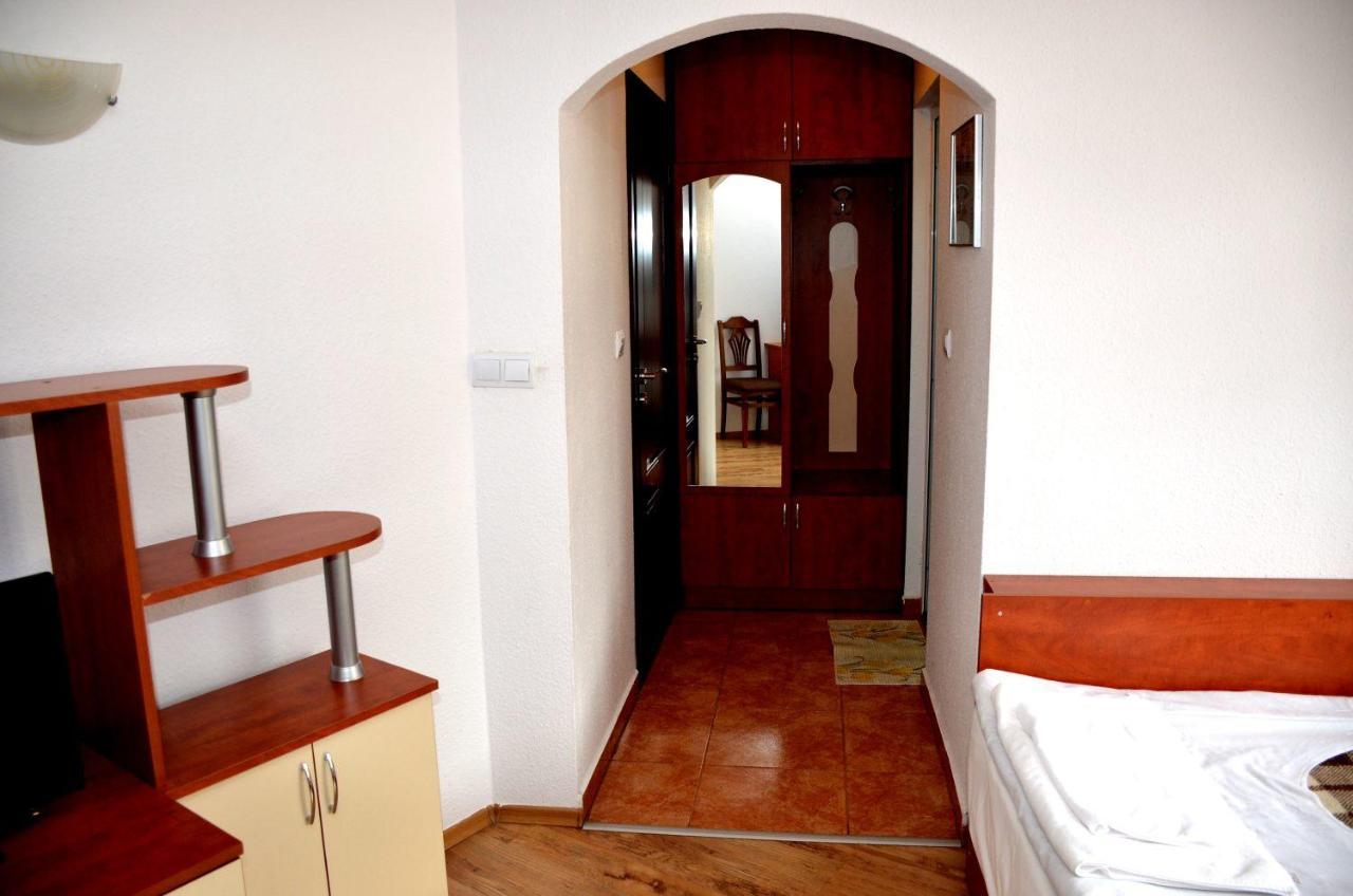 Family Hotel Daisy Borino Buitenkant foto