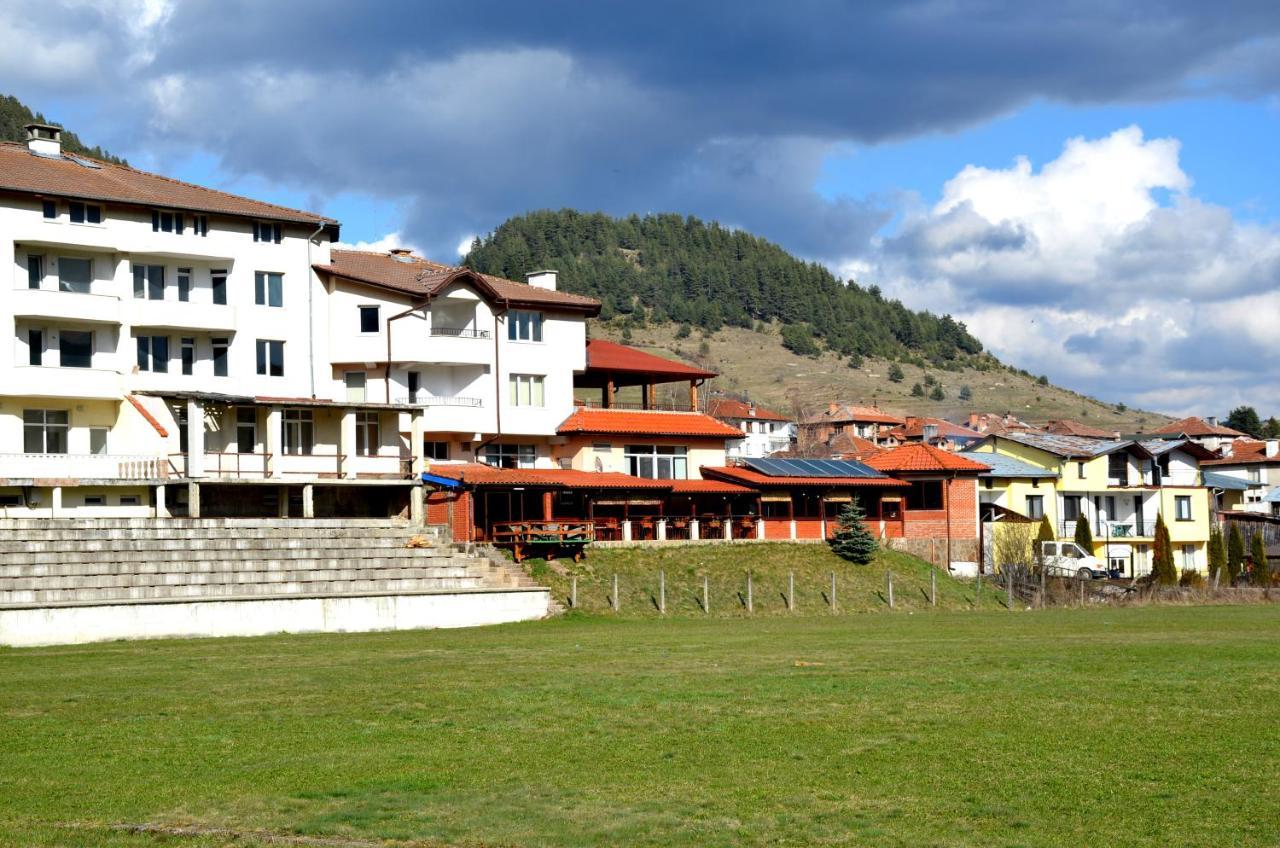Family Hotel Daisy Borino Buitenkant foto
