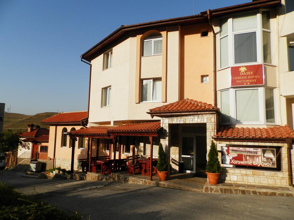 Family Hotel Daisy Borino Buitenkant foto
