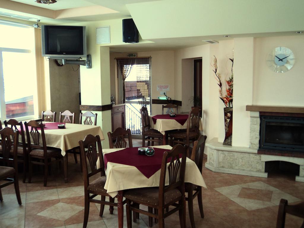 Family Hotel Daisy Borino Buitenkant foto